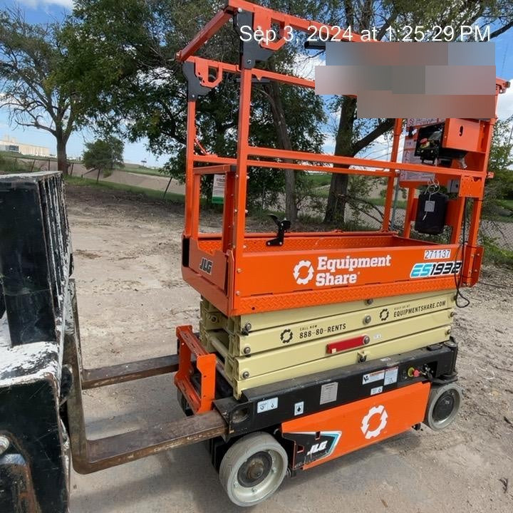 2022 JLG ES1932