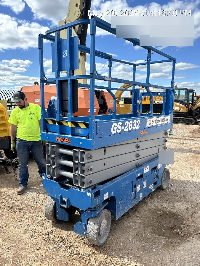 2022 GENIE GS-2632