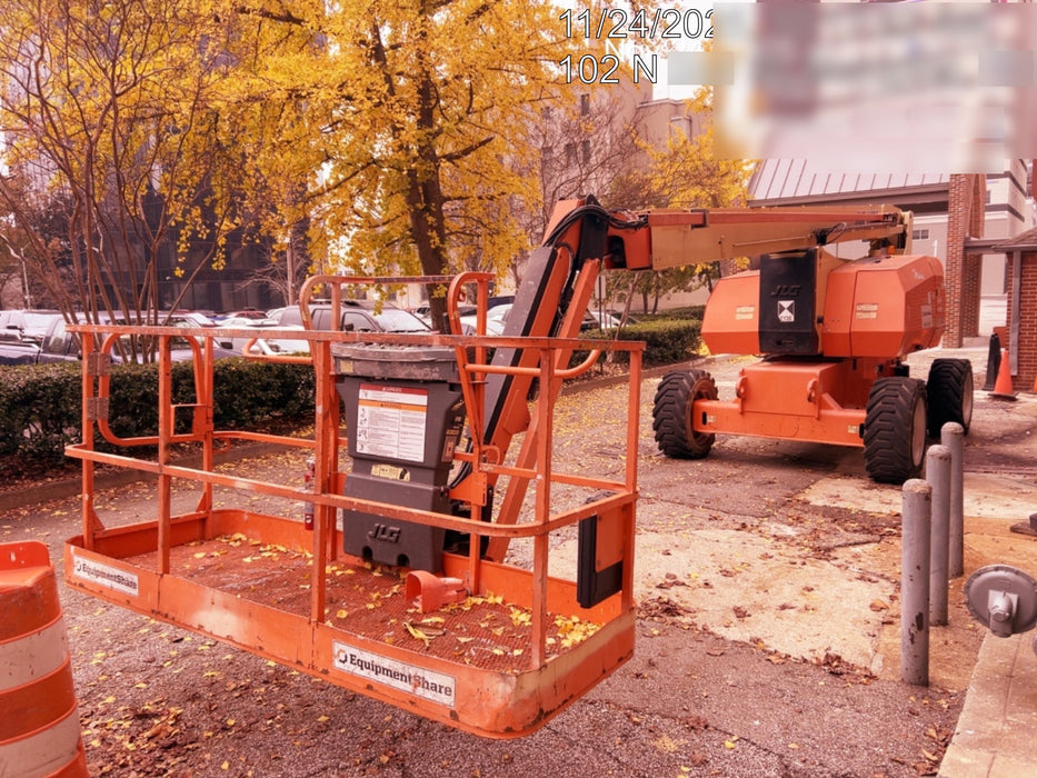 2019 JLG 800AJ