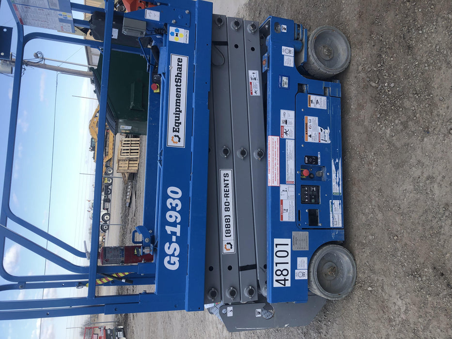 2019 Genie GS-1930 Fixed Rails with Chain Entry