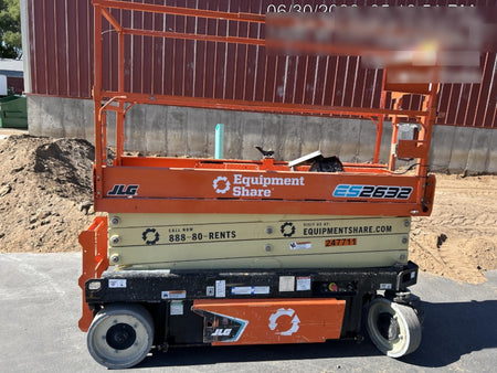 2022 JLG ES2632