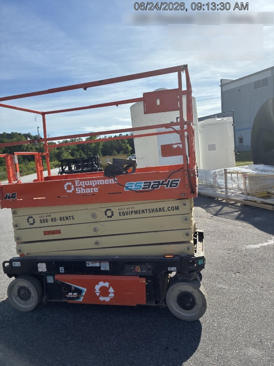 2022 JLG ES3246