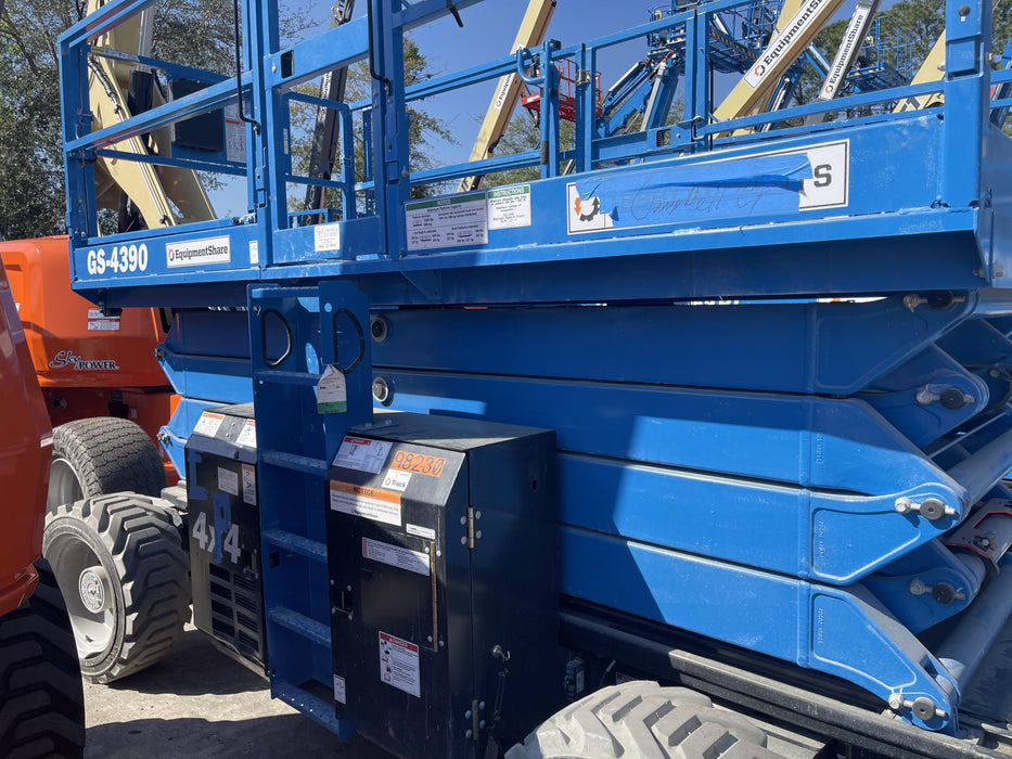2020 GENIE GS-4390 RT