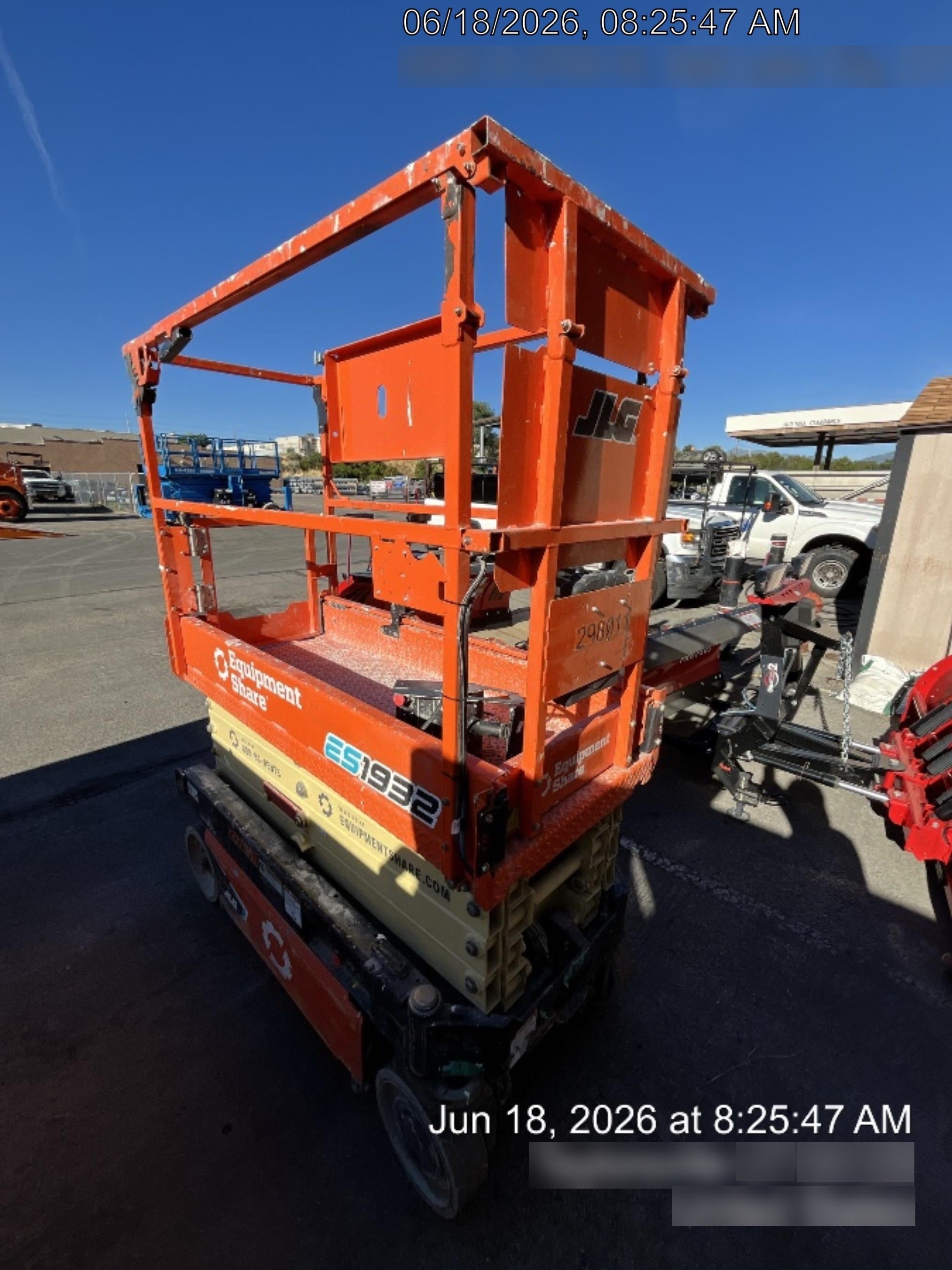 2023 JLG ES1932