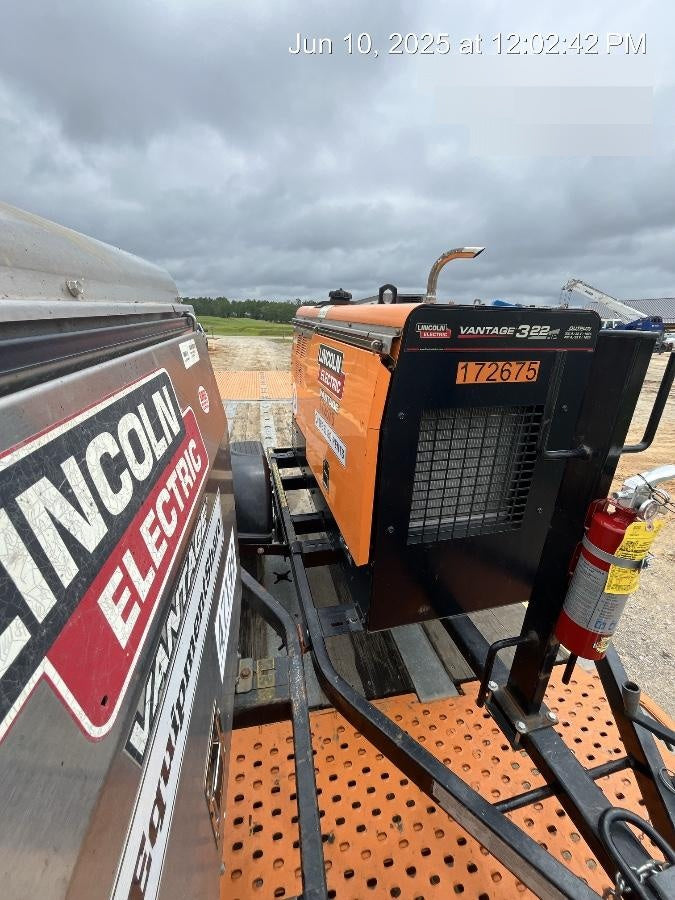 2021 Lincoln Electric Vantage 322 Vantage 322 Ready Pak 3 w/ Decals, ORANGE (includes trailer, cable rack, fender light kit) NO Telematics