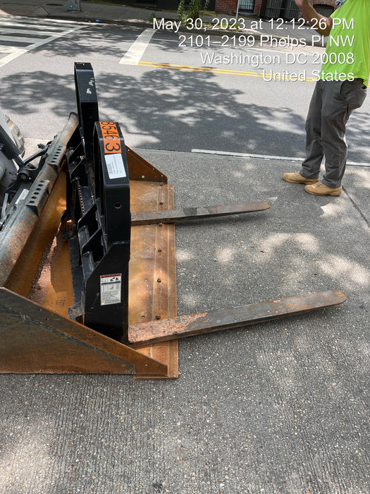 2021 TAKEUCHI 48" Pallet Forks - Takeuchi