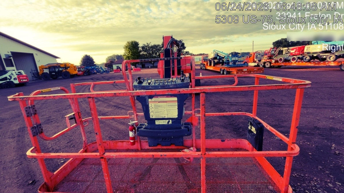 2021 JLG 800AJ