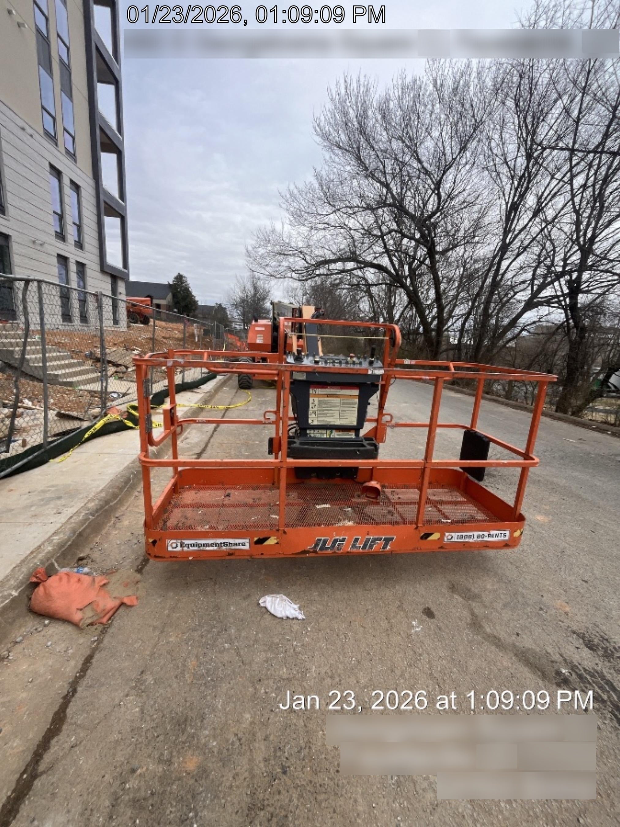 2022 JLG 860SJ
