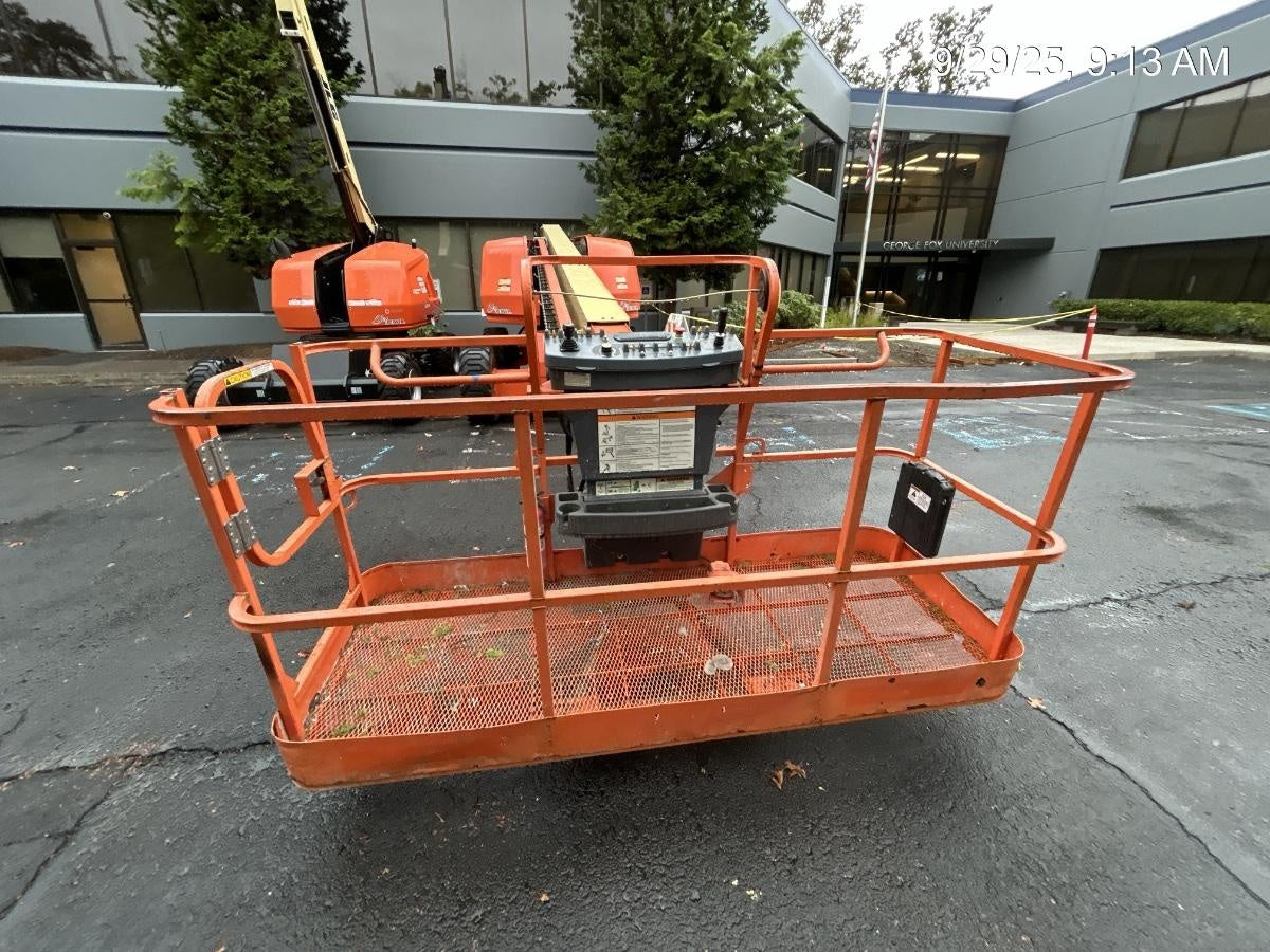 2021 JLG 600S