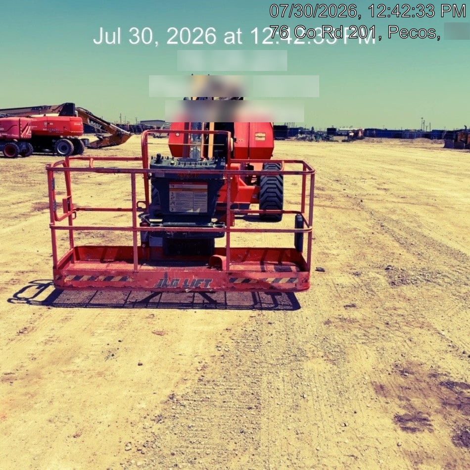 2022 JLG 800AJ