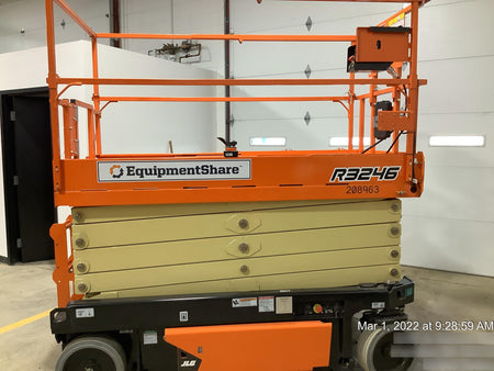 2022 JLG R3246