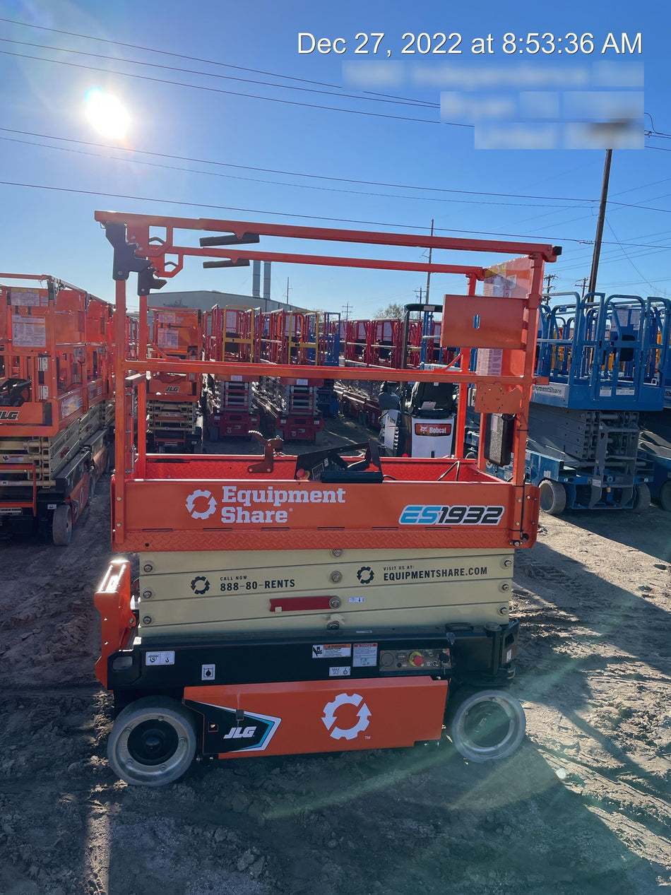 2022 JLG ES1932