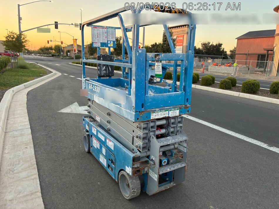 2019 Genie GS-1930 Half Height Swing Gate, 800W Inverter