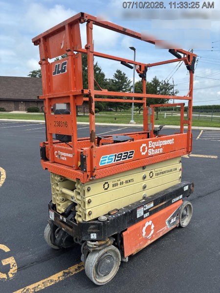 2022 JLG ES1932