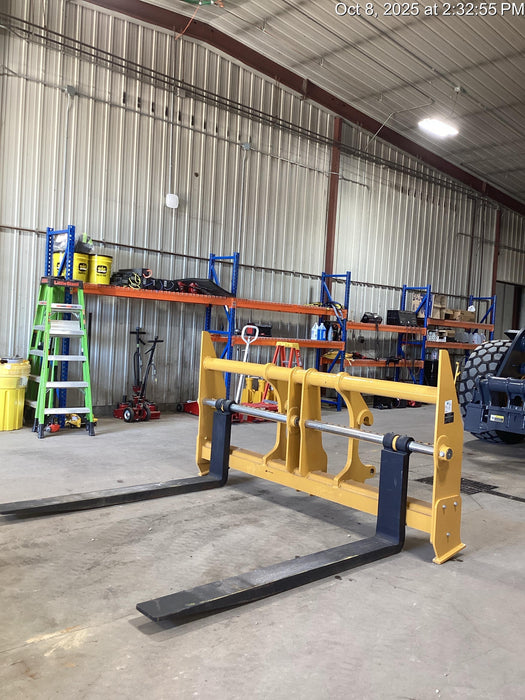 2025 JOHN DEERE 96" Loader Fork Carriage - John Deere