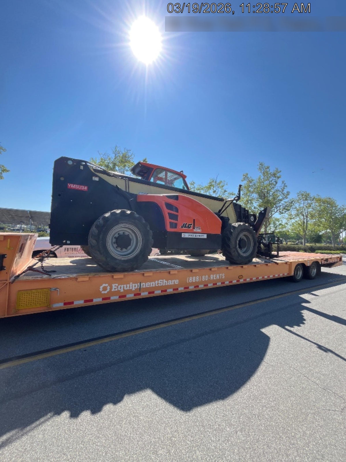 2022 JLG 1075