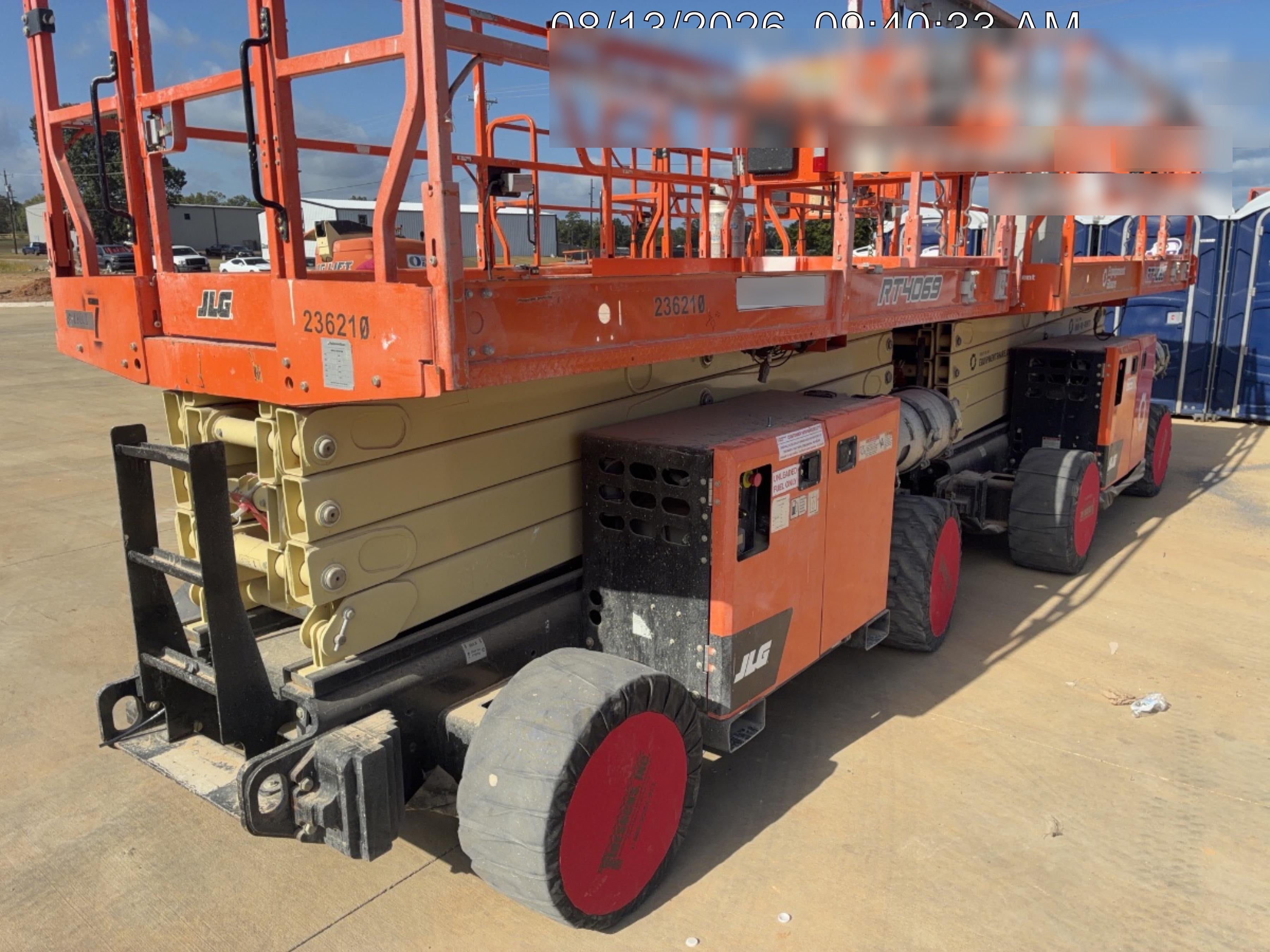 2022 JLG RT4069