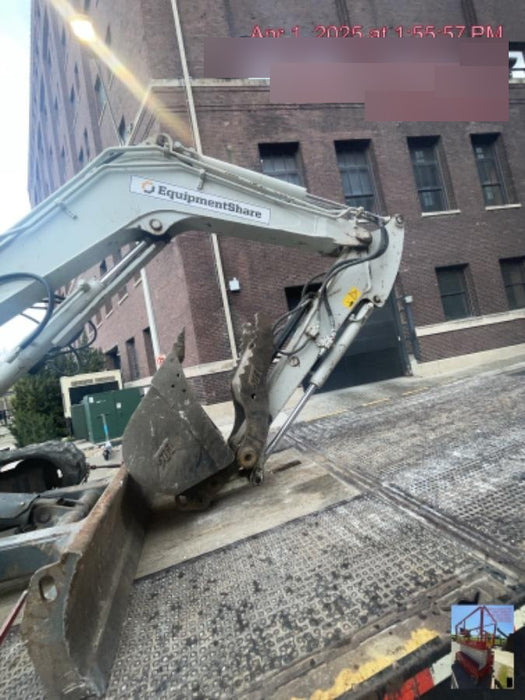 2019 Takeuchi TB260 Takeuchi TB260 Canopy w/Rubber Tracks, Auxiliary Hydraulics, Standard Blade, Manual QC, 12 / 18 / 24" Buckets, Hydraulic Thumb Installed