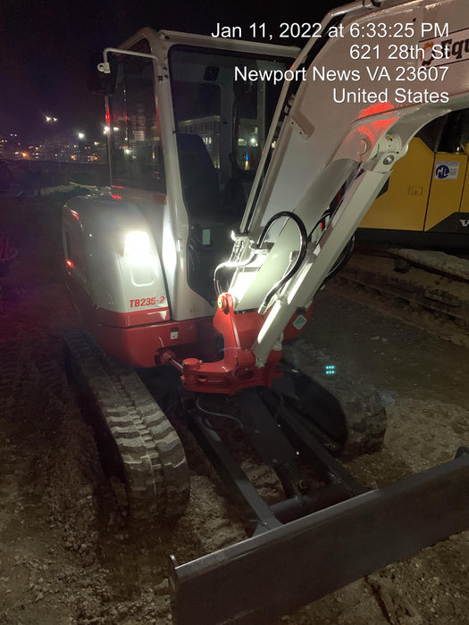 2021 TAKEUCHI TB235-2CR