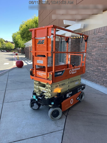 2025 JLG ES1932