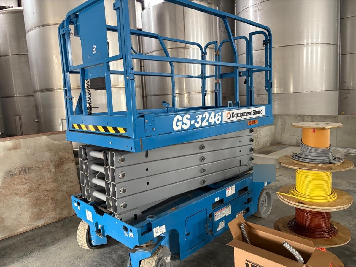 2022 GENIE GS-3246