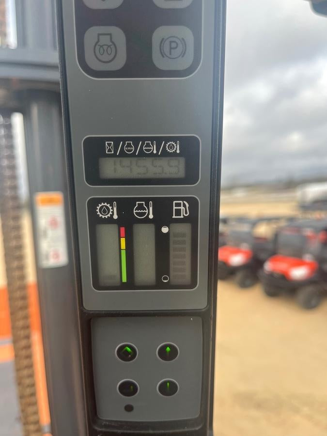 2022 CASE 588H