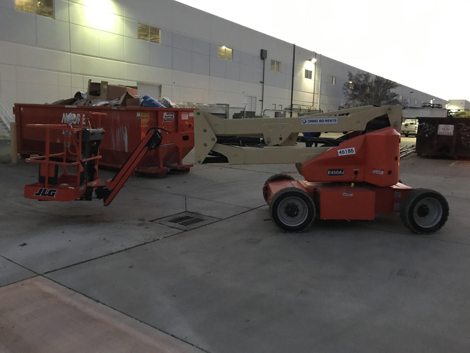 2019 JLG E450AJ