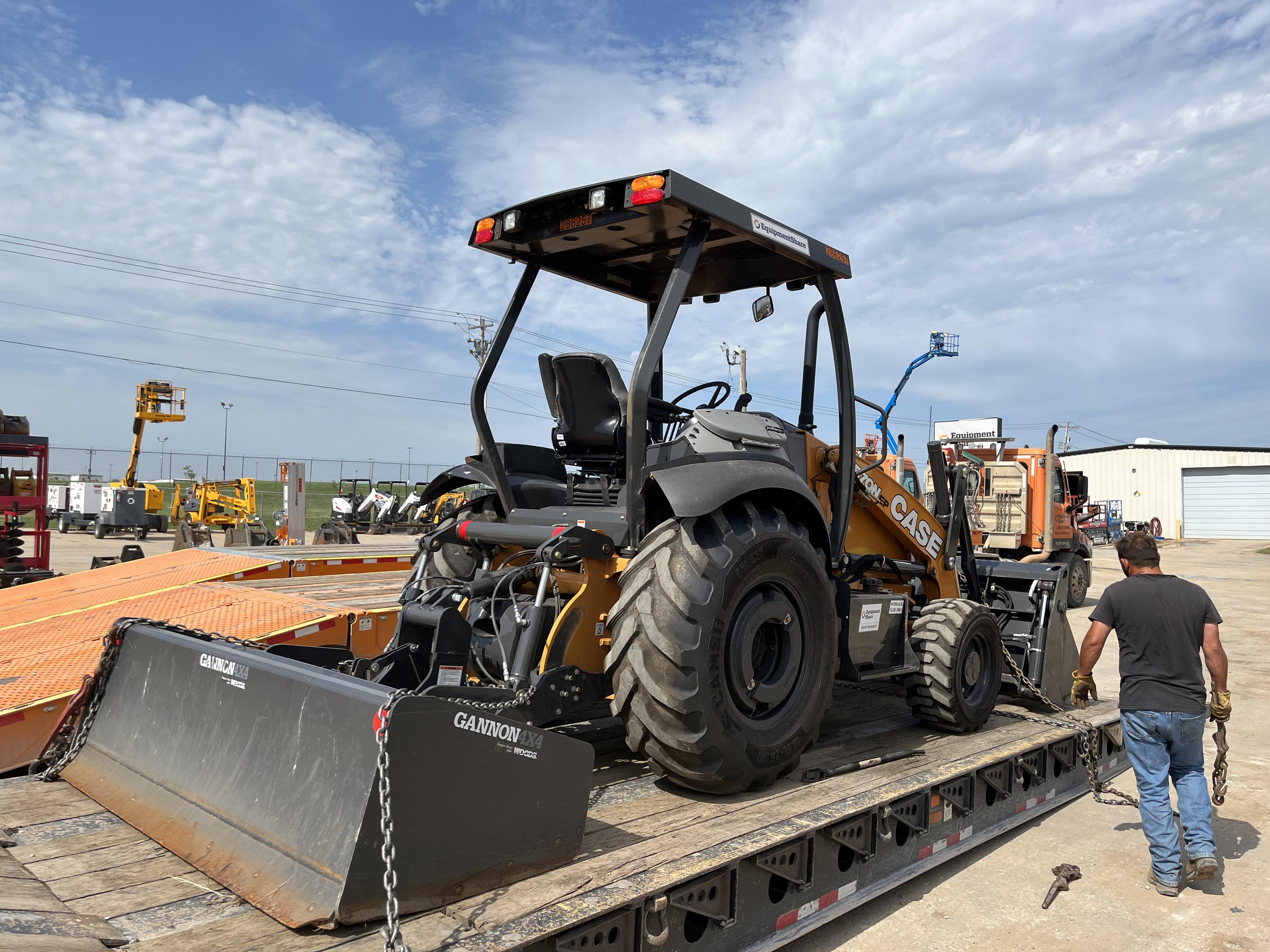 2023 CASE 570N EP