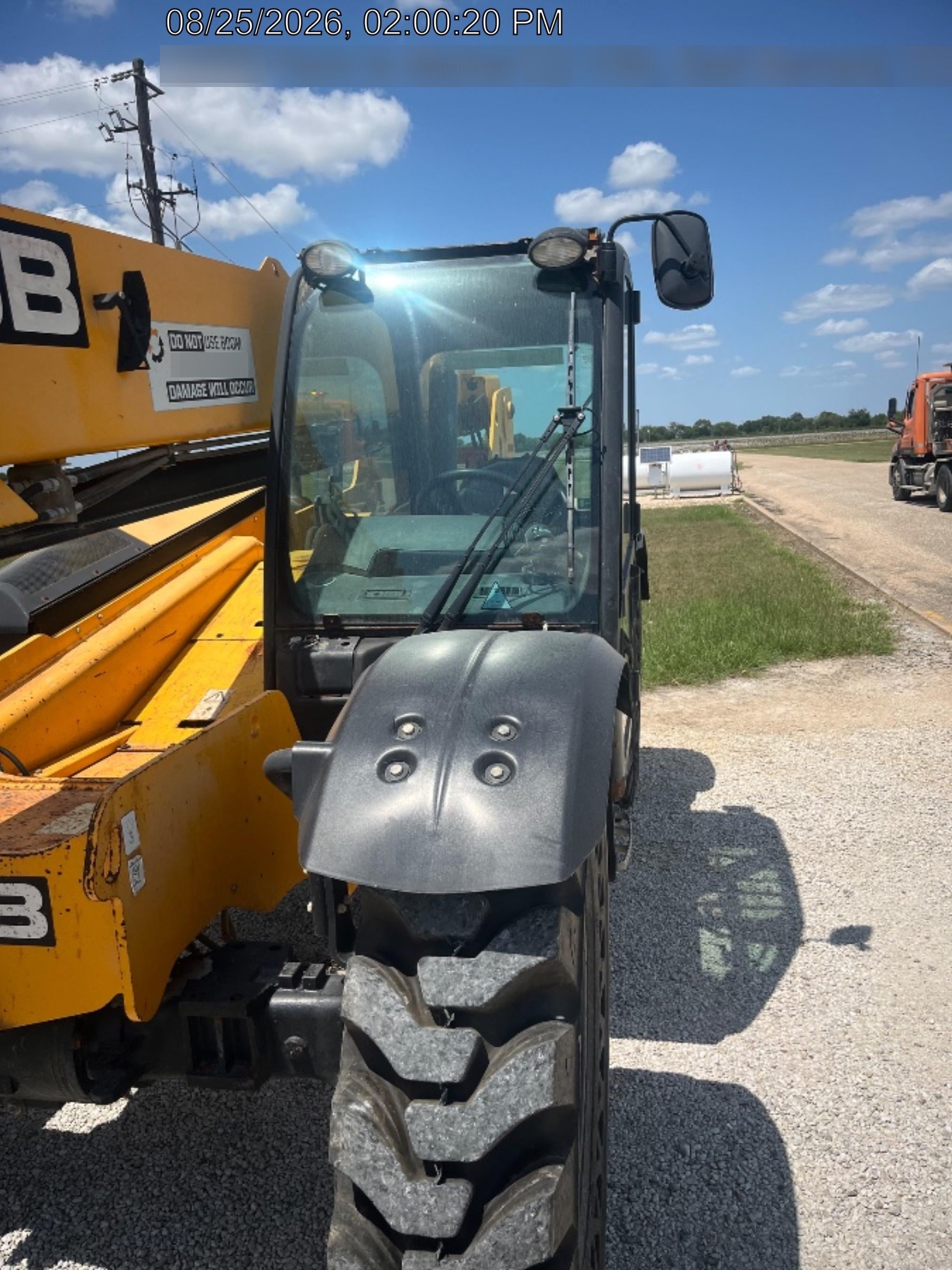 2019 JCB 509-42 JCB 509-42 Enclosed Cab, 74 HP, Solid Tires, Worklights, Beacon, Aux Hydraulics, Lifting Eye w/60" Carriage/60" Forks