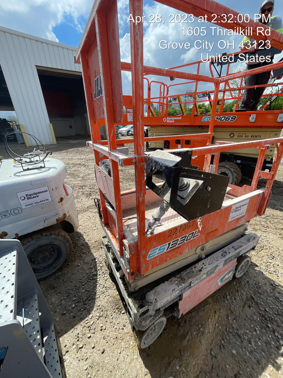 2022 JLG ES1330L