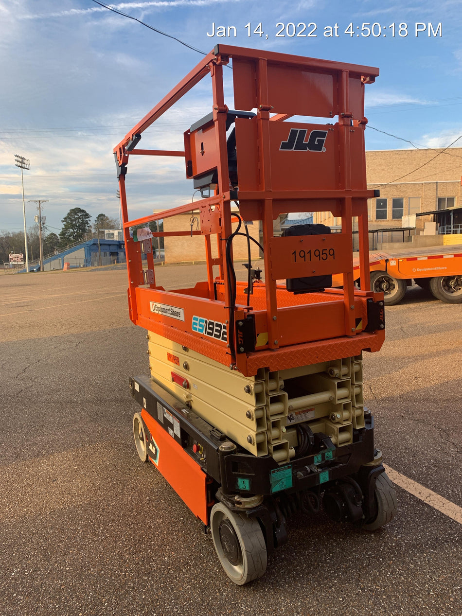 2021 JLG ES1932