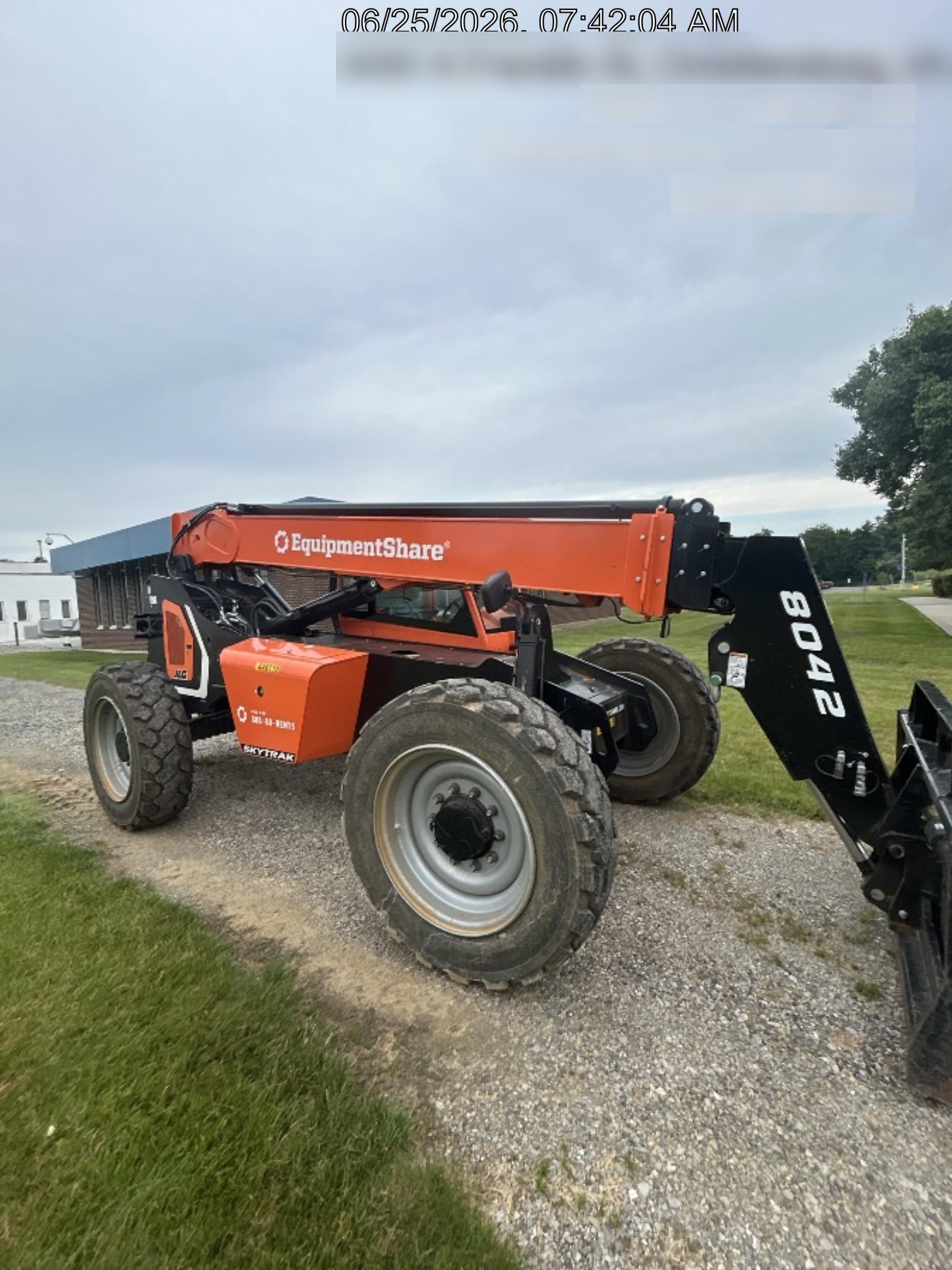 2024 SKYTRAK 8042