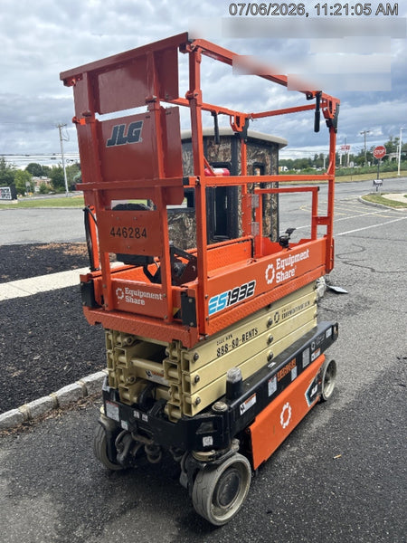 2024 JLG ES1932