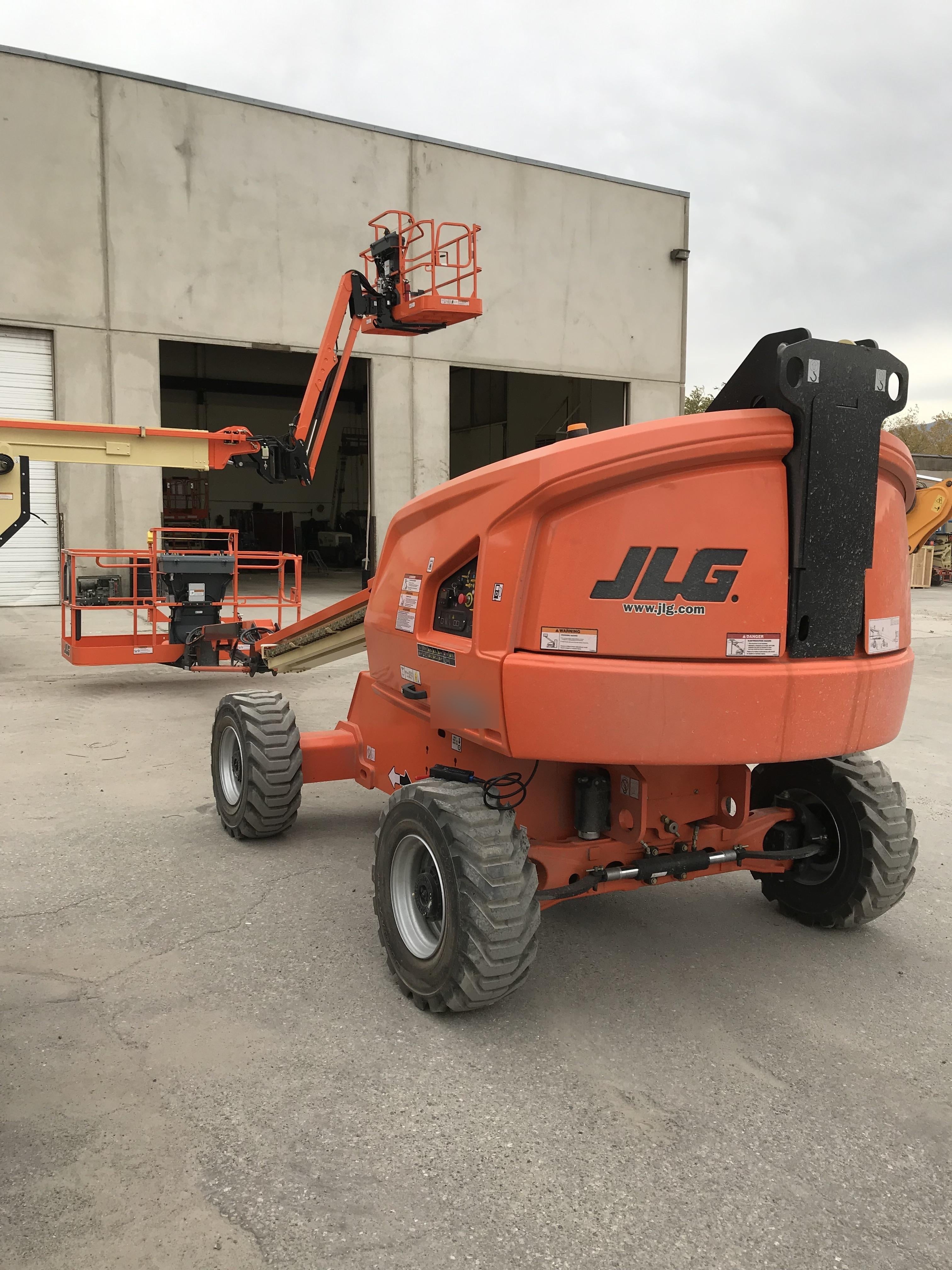 2019 JLG 460SJ