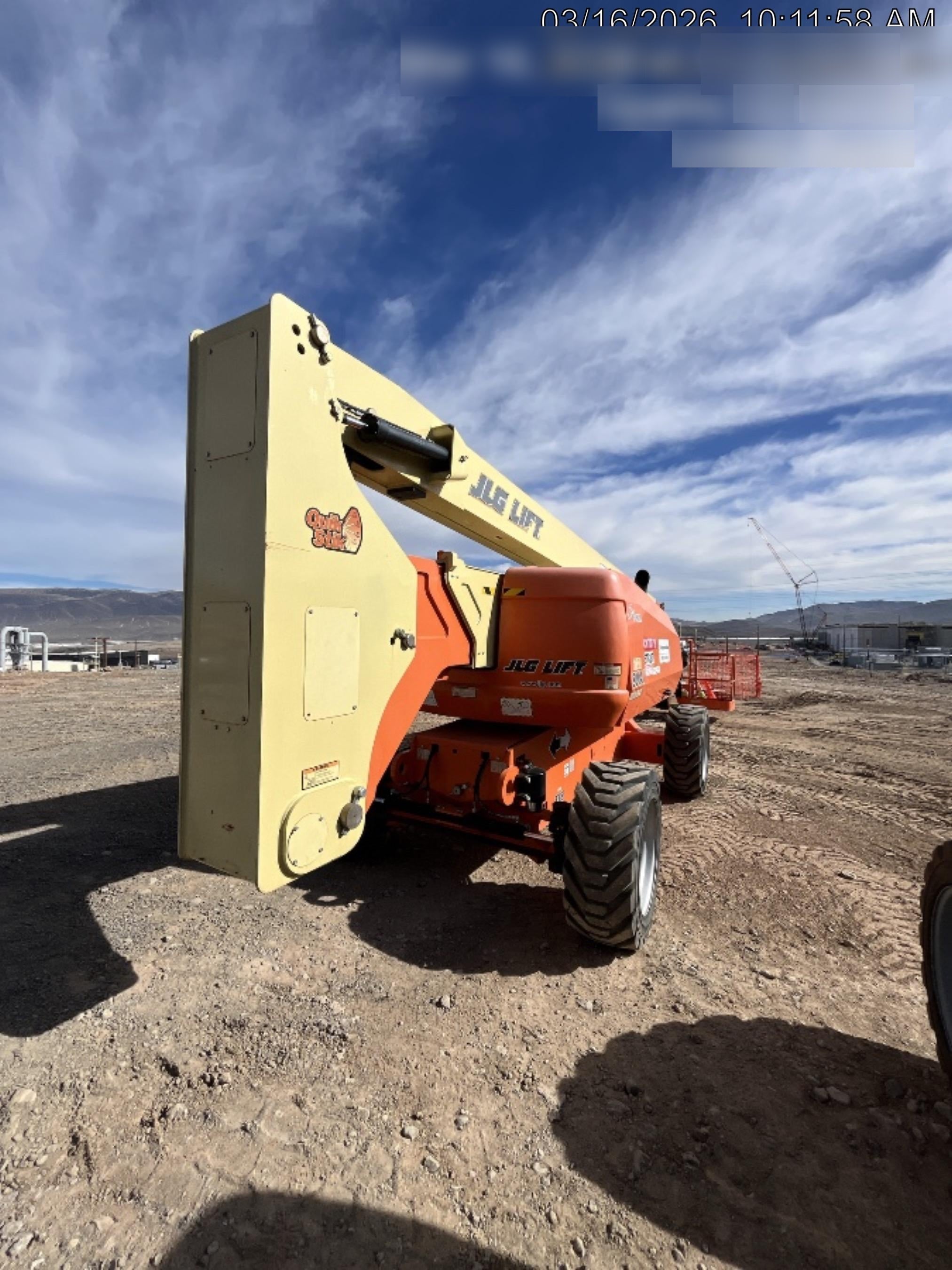 2020 JLG 800AJ