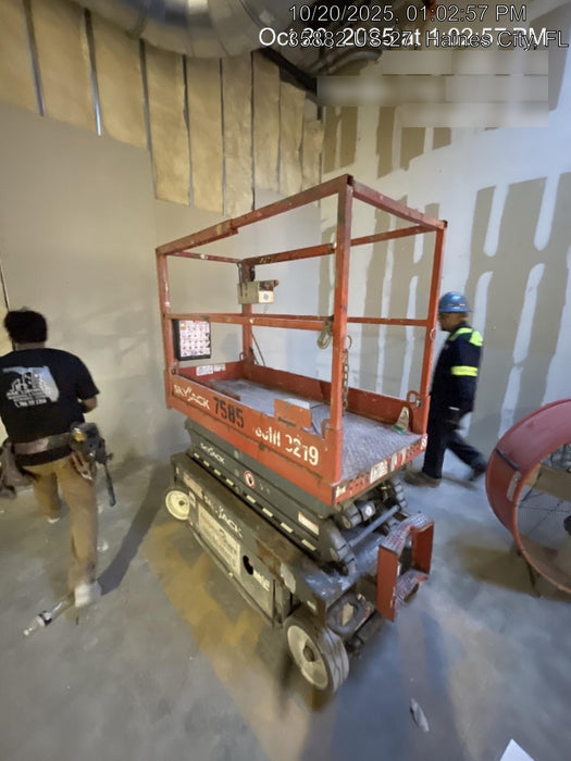 2018 Skyjack SJIII-3219 Skyjack SJIII3219 Scissor Lift w/Trojan Batteries