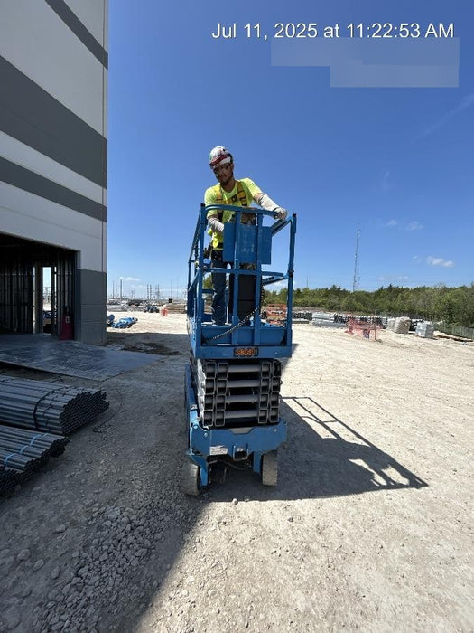 2018 Genie GS-3232 Genie GS3232 Lift w/Folding Rails and Swing Gate