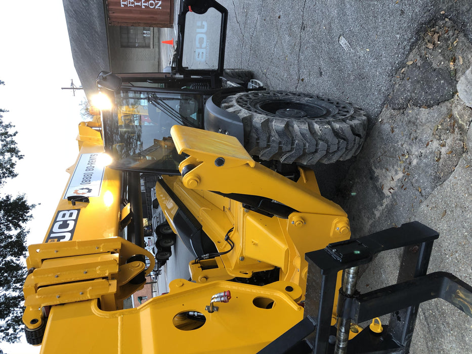 2020 JCB 510-56 Cab/Heat/Air, 74 HP, Solid Tires, STD Worklight, Beacon, Aux Hydraulics, Lifting Eye, Back up Alarm w/66" Carriage/60" Forks