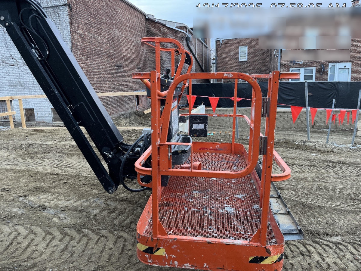 2023 JLG 660SJ