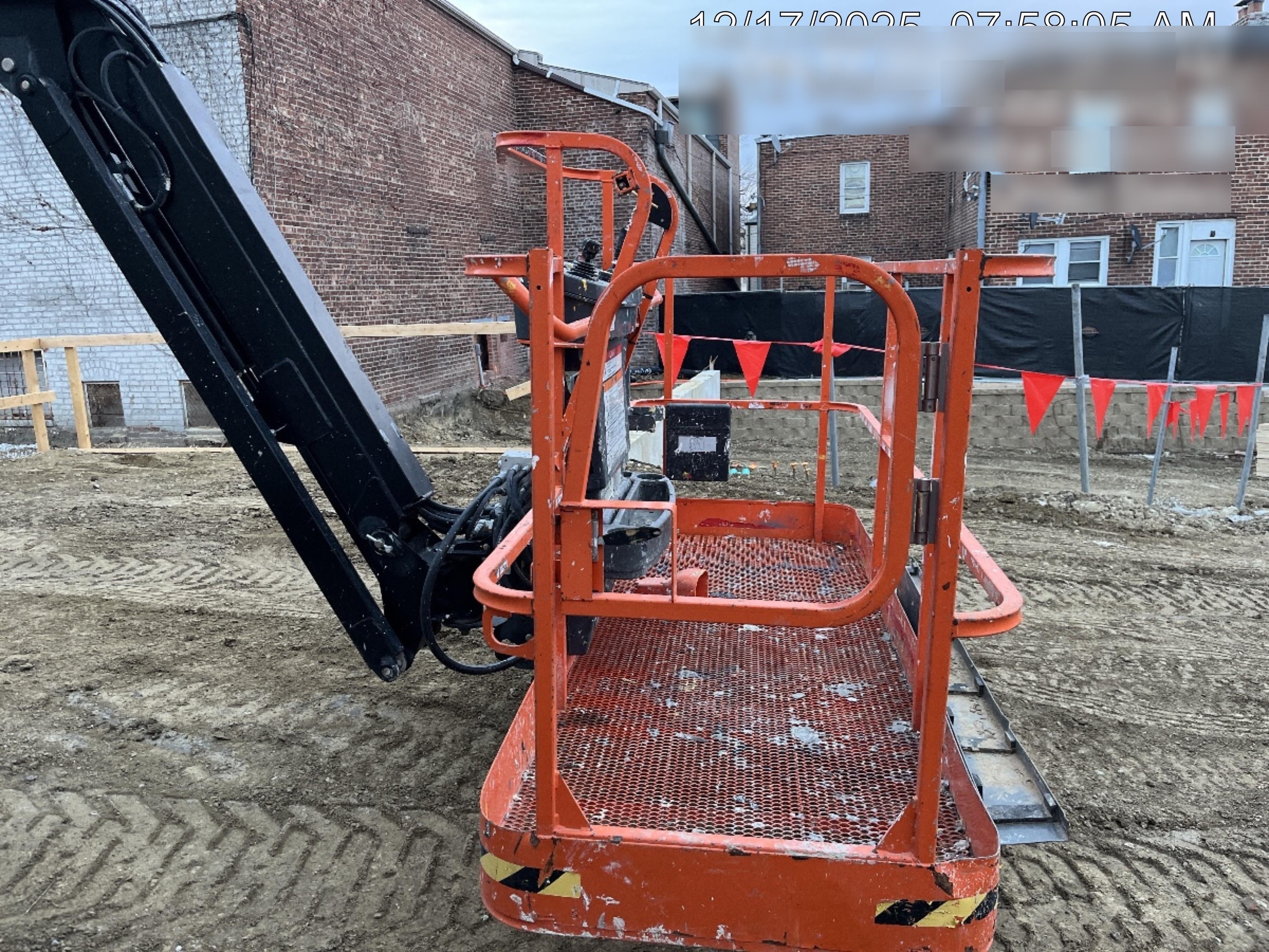 2023 JLG 660SJ