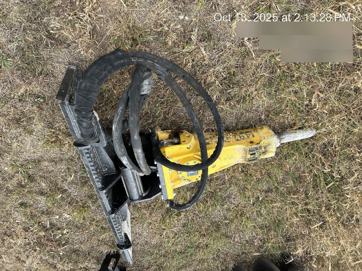 2015 CASE Grapple Bucket Skid Steer - Case
