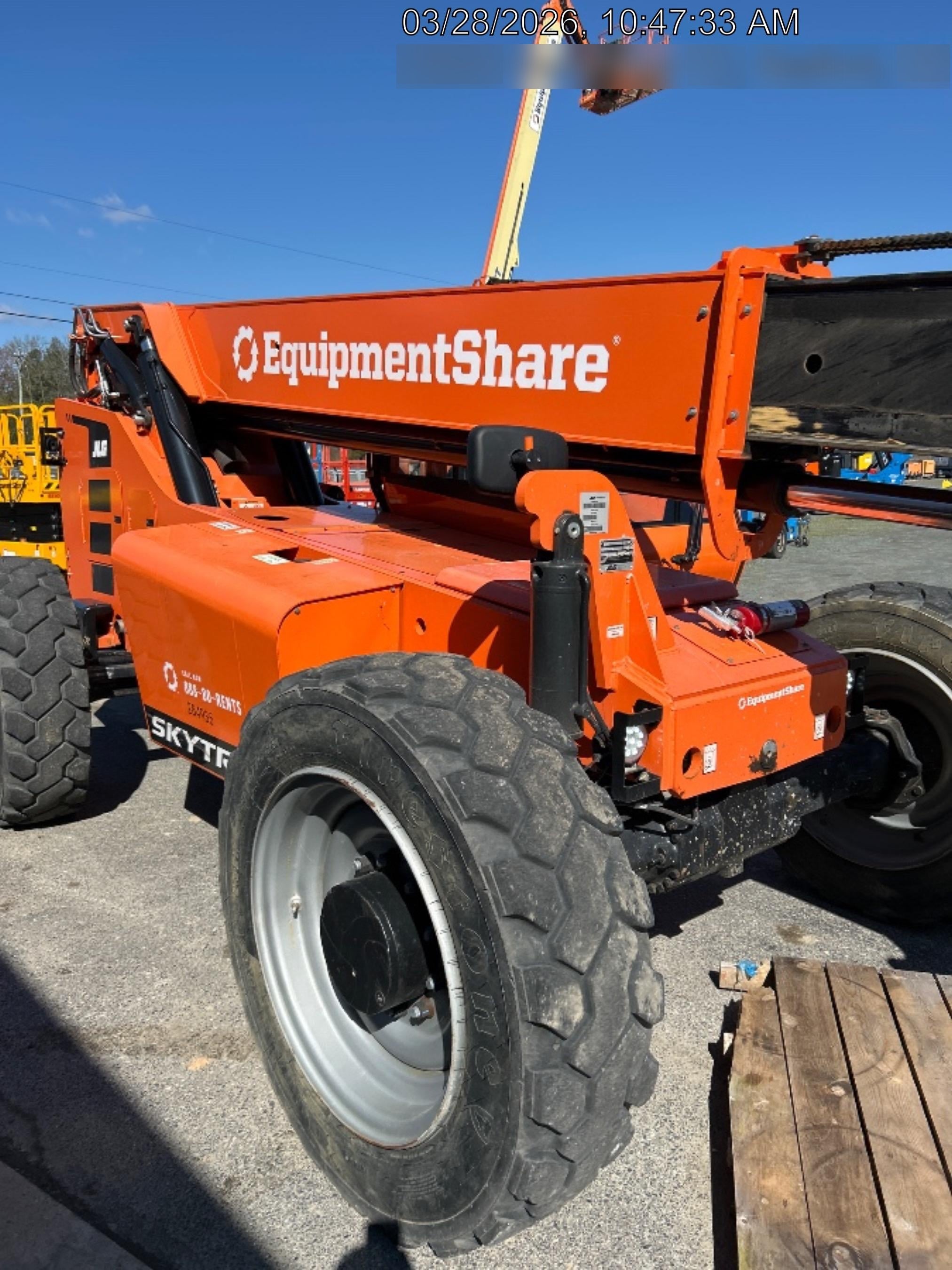 2022 SKYTRAK 8042
