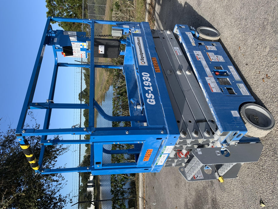 2020 Genie GS-1930 Solid Non Marking Tires, Beacon, Folding rails with half height swing gate