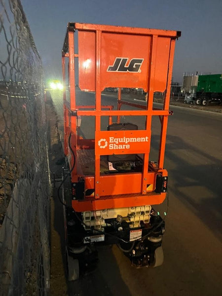 2022 JLG ES1330L