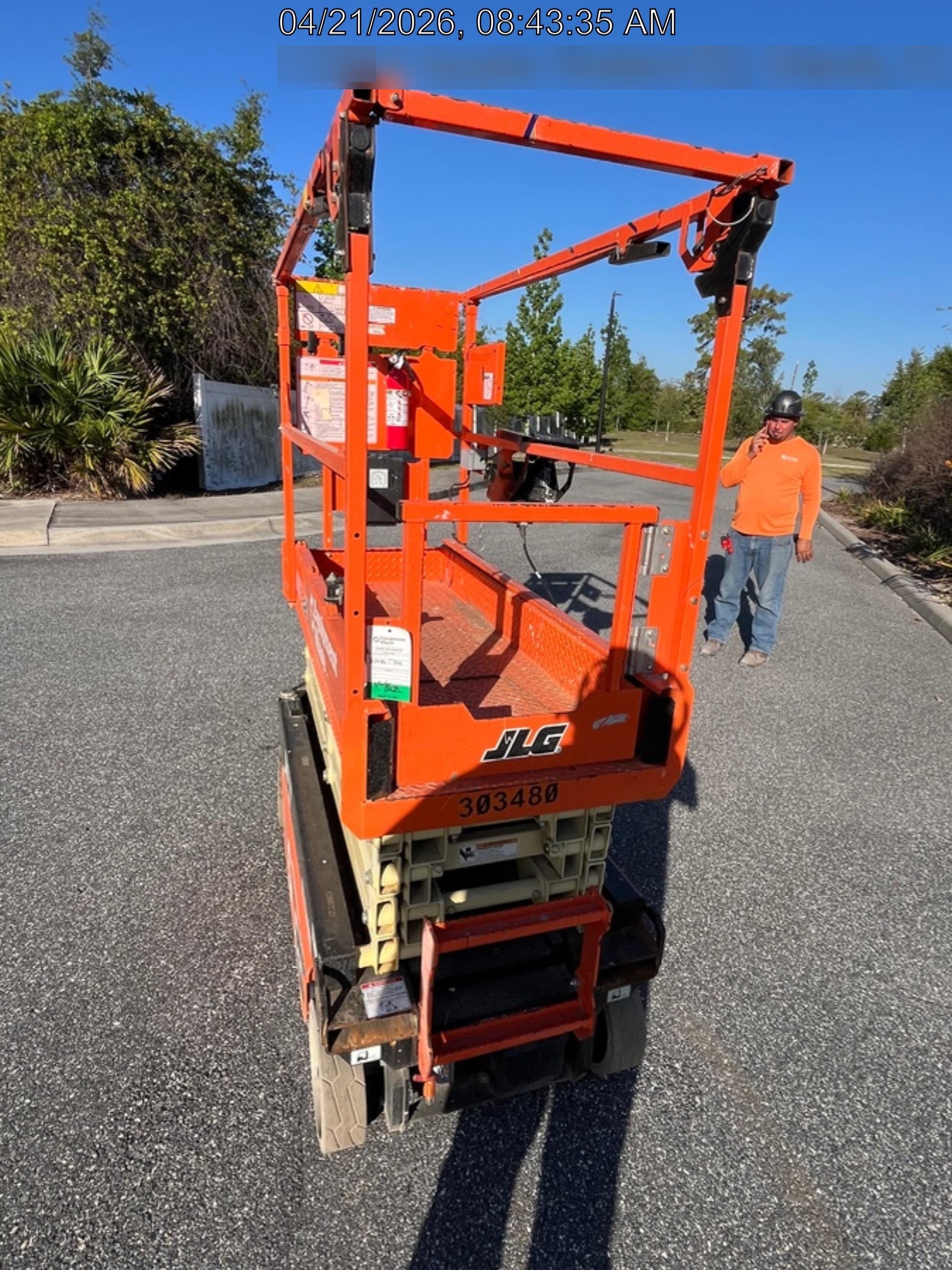 2023 JLG ES1932