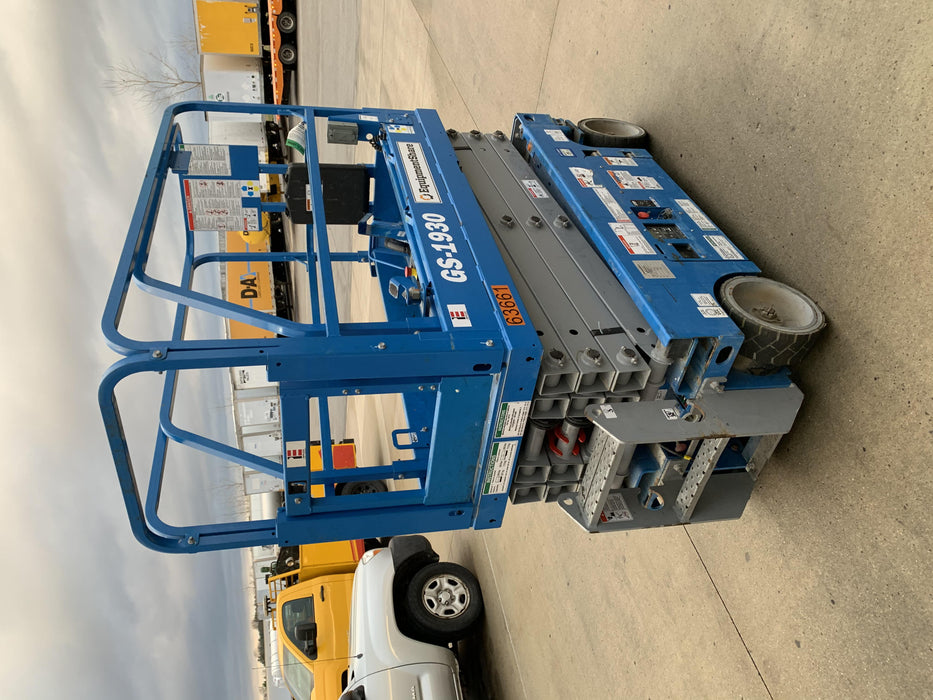 2020 Genie GS-1930 Solid Non Marking Tires, Beacon, Folding rails with half height swing gate
