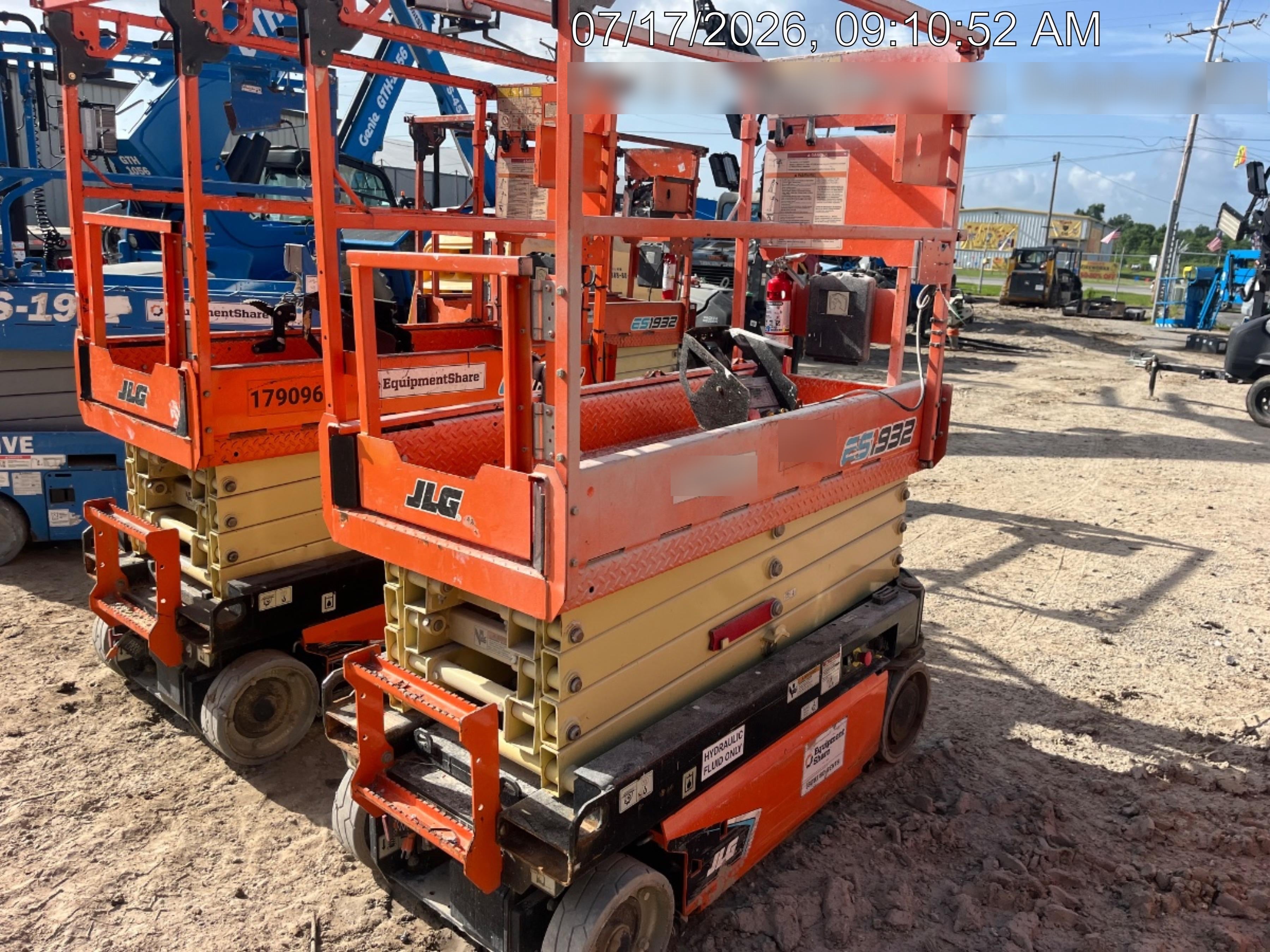 2021 JLG ES1932
