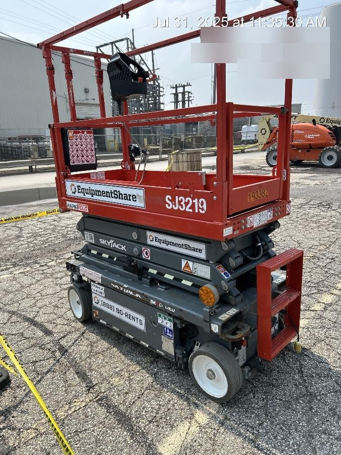 2021 SKYJACK SJ3219