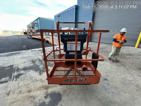 2019 JLG E300AJP