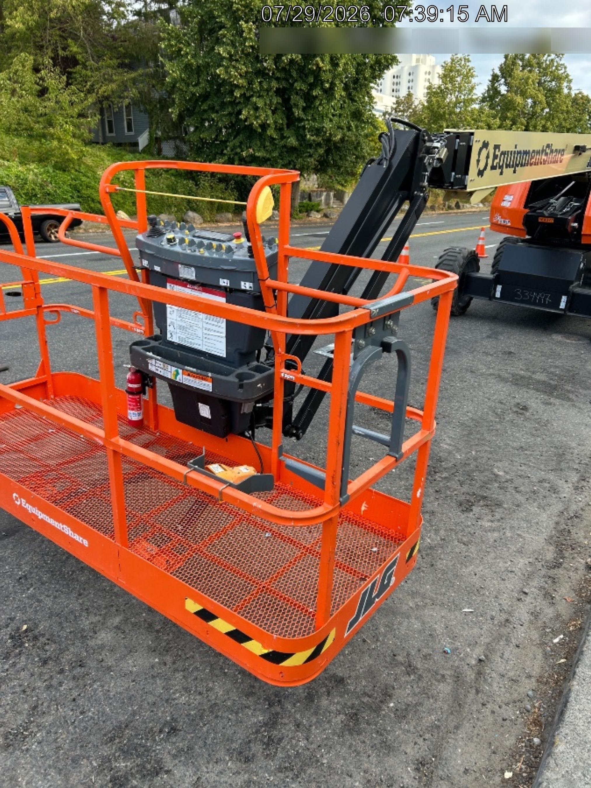 2025 JLG 660SJ